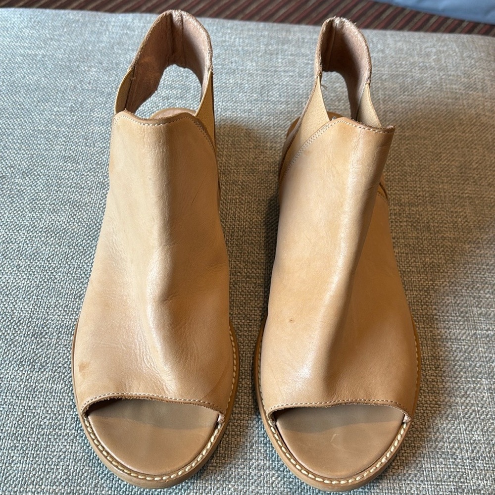 Leather sandals